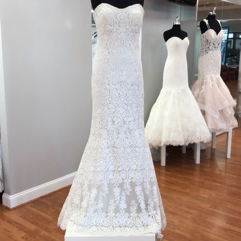 Ivory-champagne wedding gown with lace